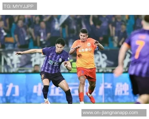 瓦科亲自为克雷桑剪胡子社媒晒照引发球迷热议